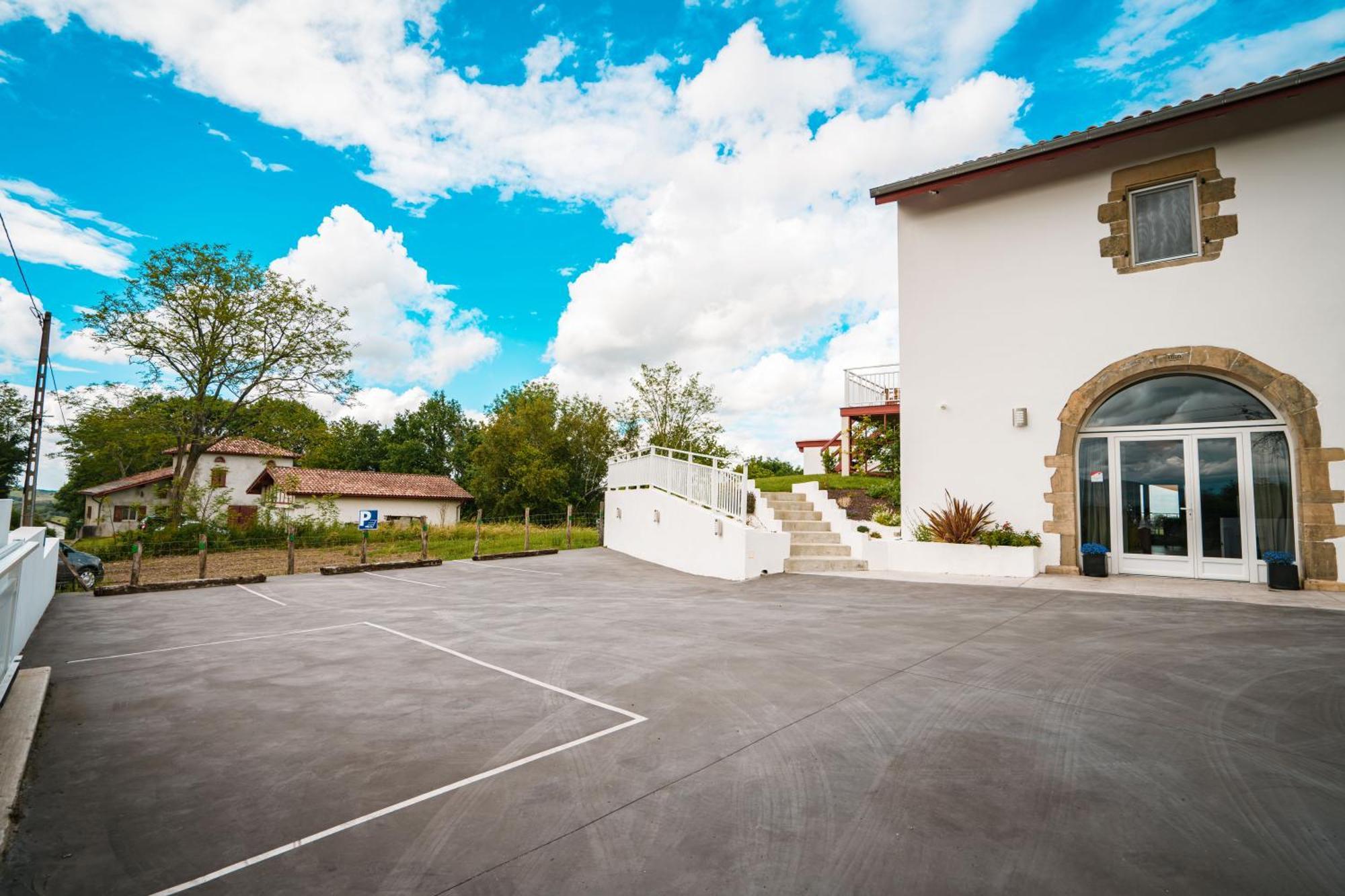 Bed & Breakfast Perbos 1556 La Bastide-Clairence Exterior photo